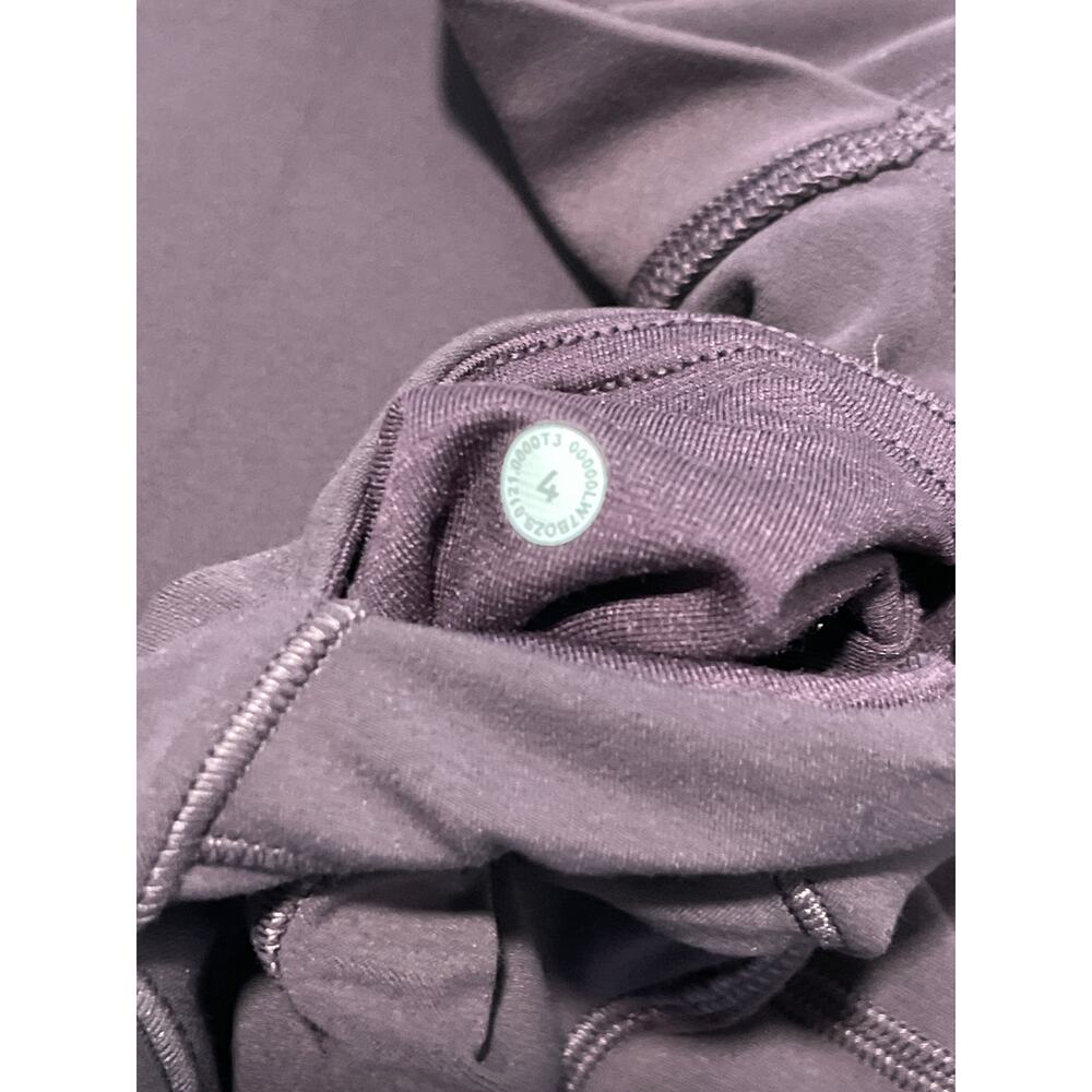 Lululemon Nulu Fold High-Rise Yoga Short 8"
Grape Thistle Size 4 - Picture 8 of 8